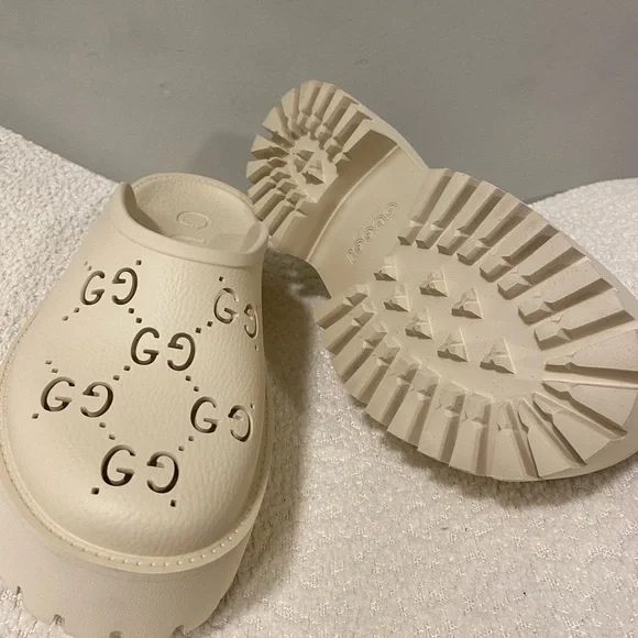 Gucci Beige Women's Mules with Logo Cutouts - Picture 3 of 5